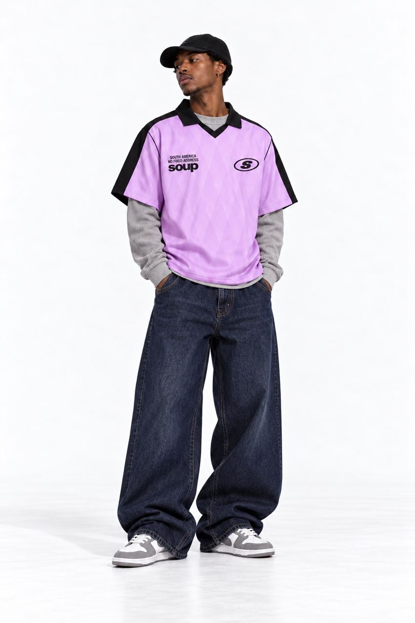 Look com jersey purple e calça ampla