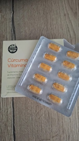 Foto de un cliente con Cúrcuma + Vitamina D · Leguilab