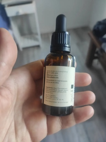 Foto de un cliente con Sérum Ácido Hialurónico · Orihens