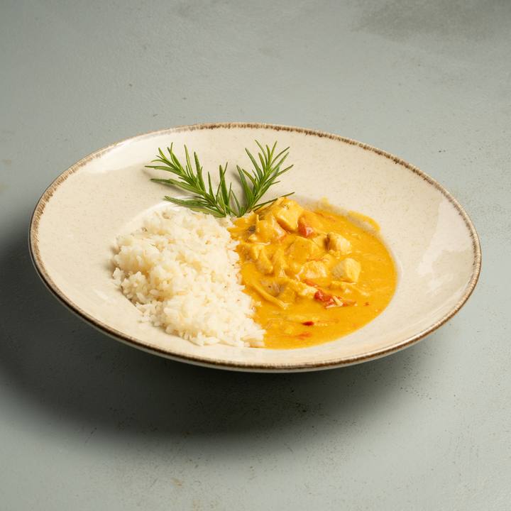 Pollo al curry con arroz