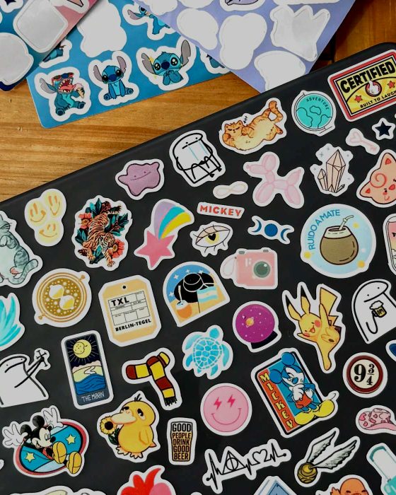 Notebook cubierta de stickers de Único