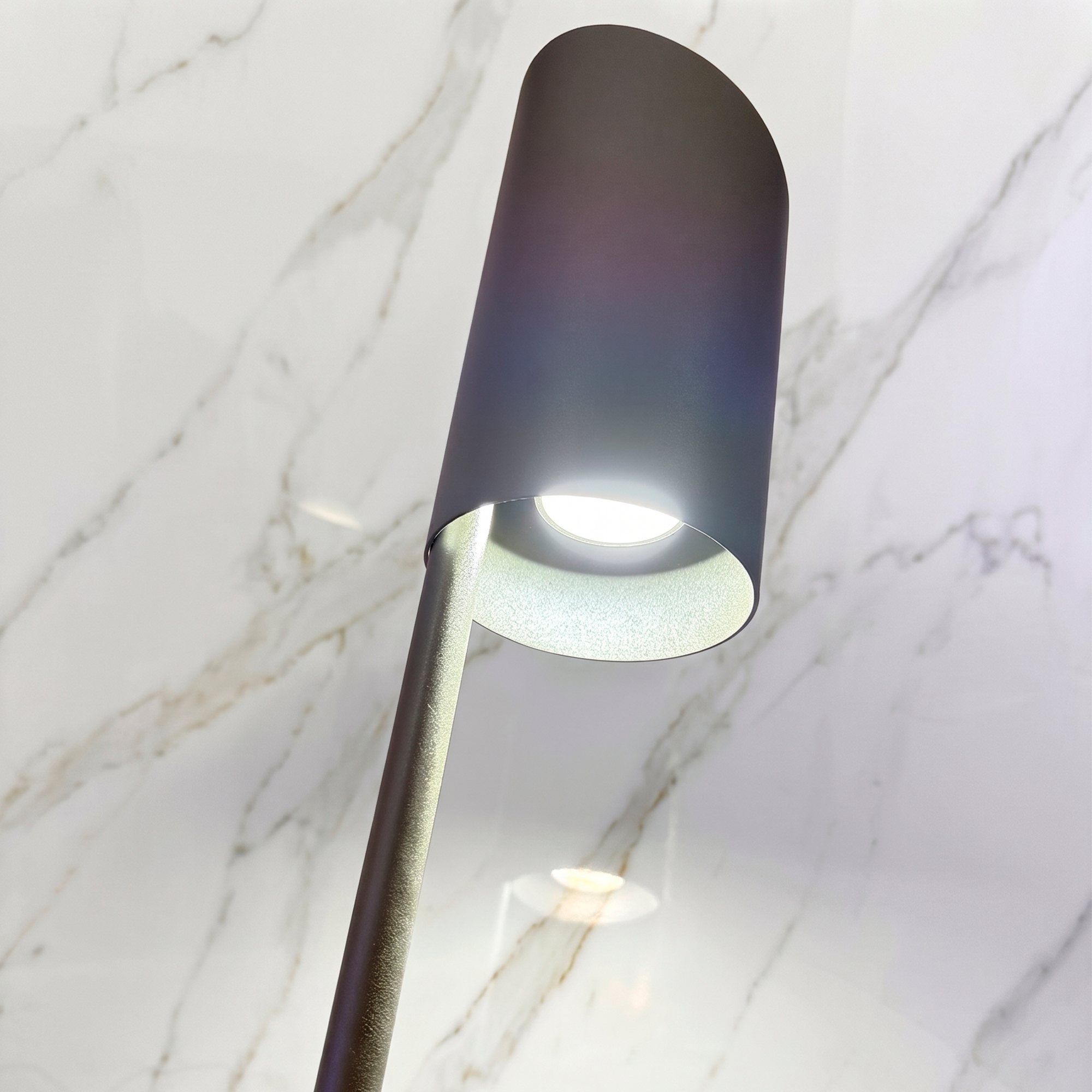 Detalle de iluminación dicroica GU10
