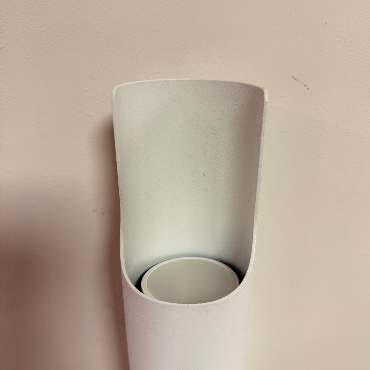 Diseño elegante del aplique Italia con luz indirecta