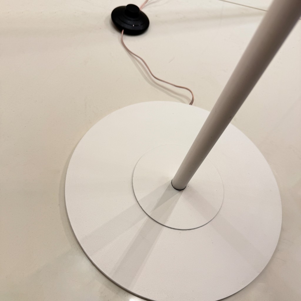 Base pesada de la lámpara Londres con cable oculto