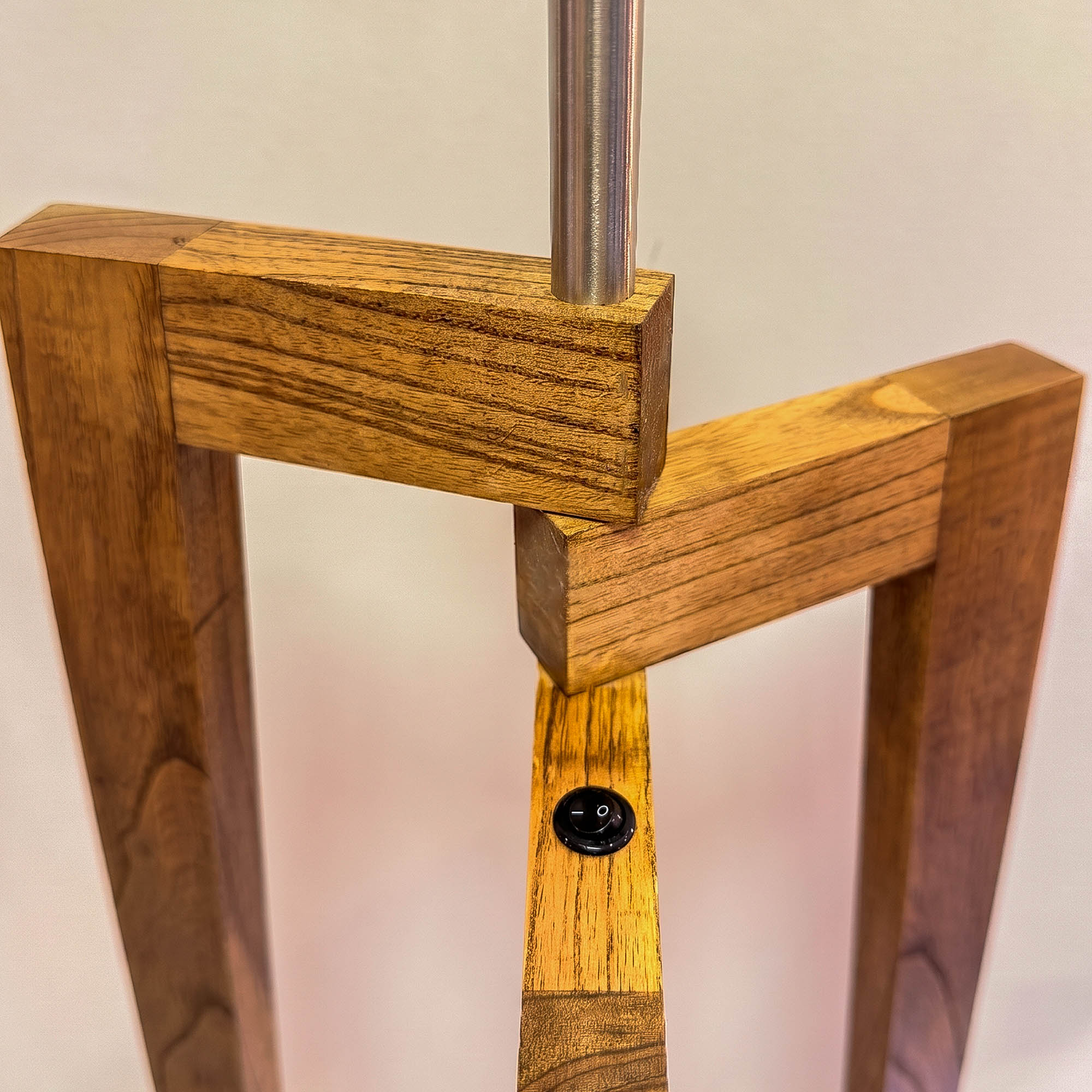 Encendido embutido en madera Nogal