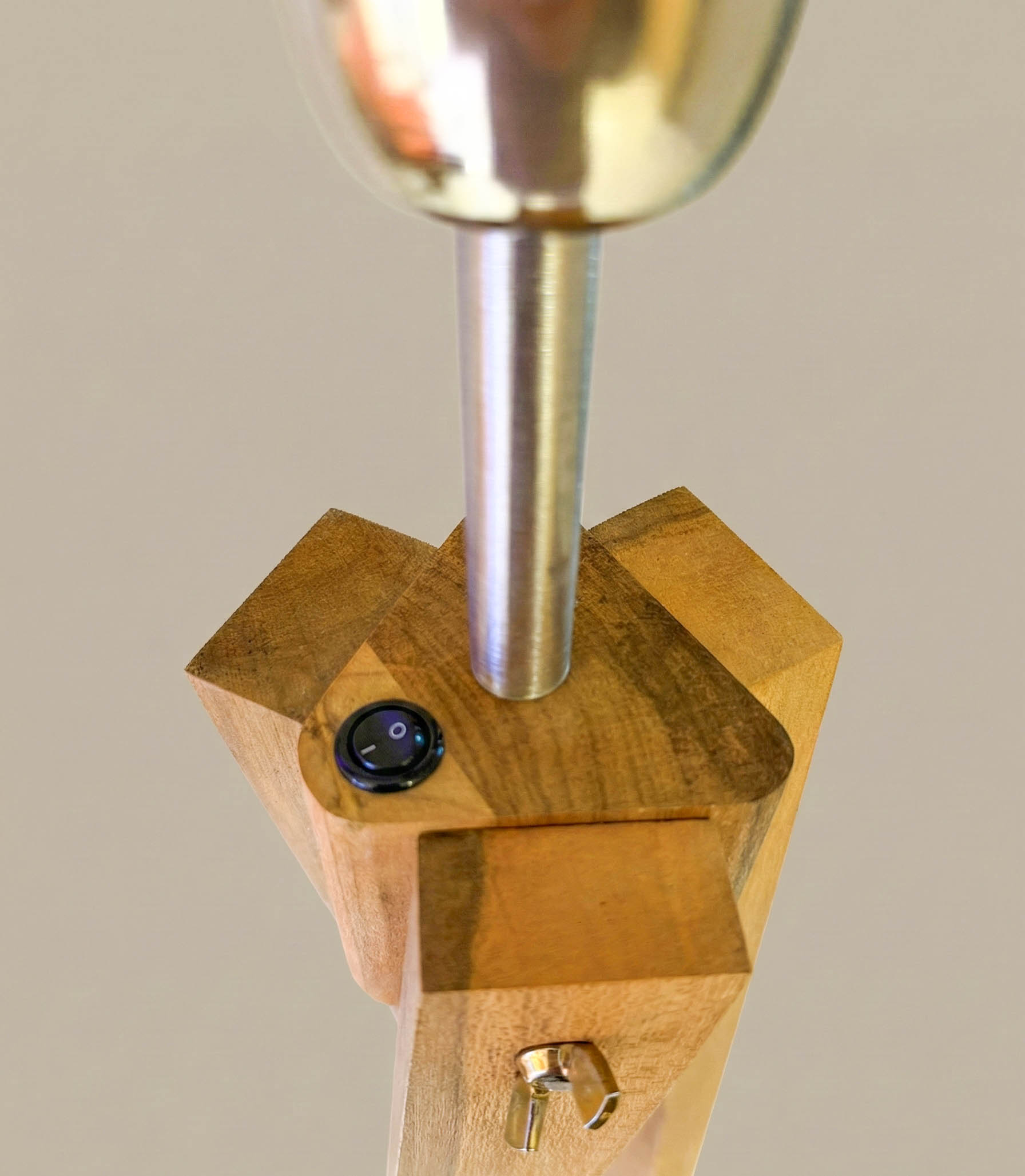 Encendido embutido en madera Petiribí