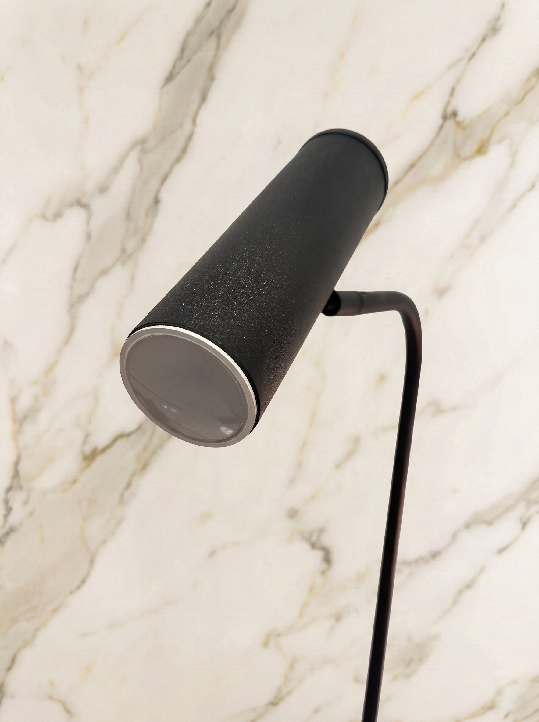 Detalle de foco dicroico led