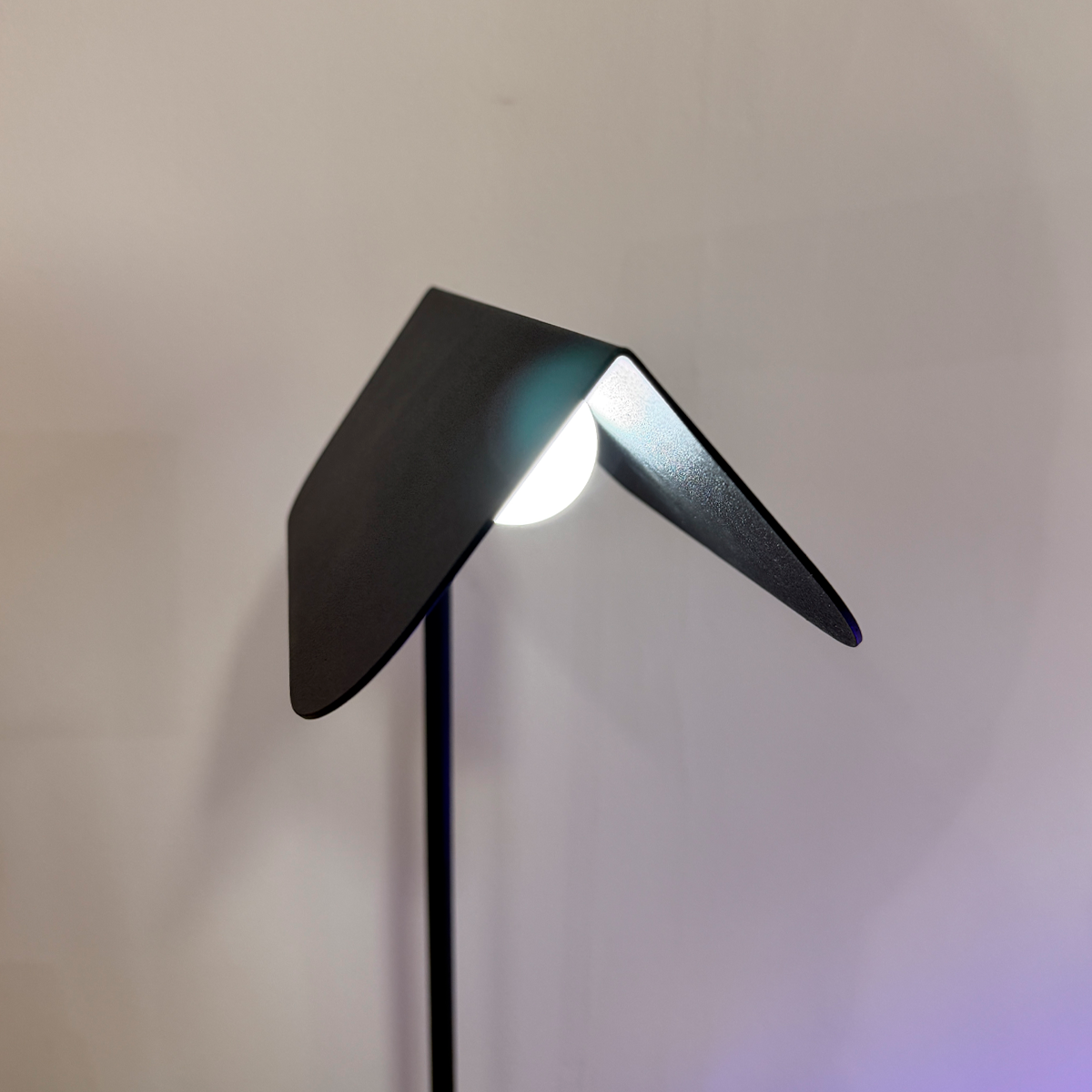 Iluminación focal con lámpara E27 velador Madrid