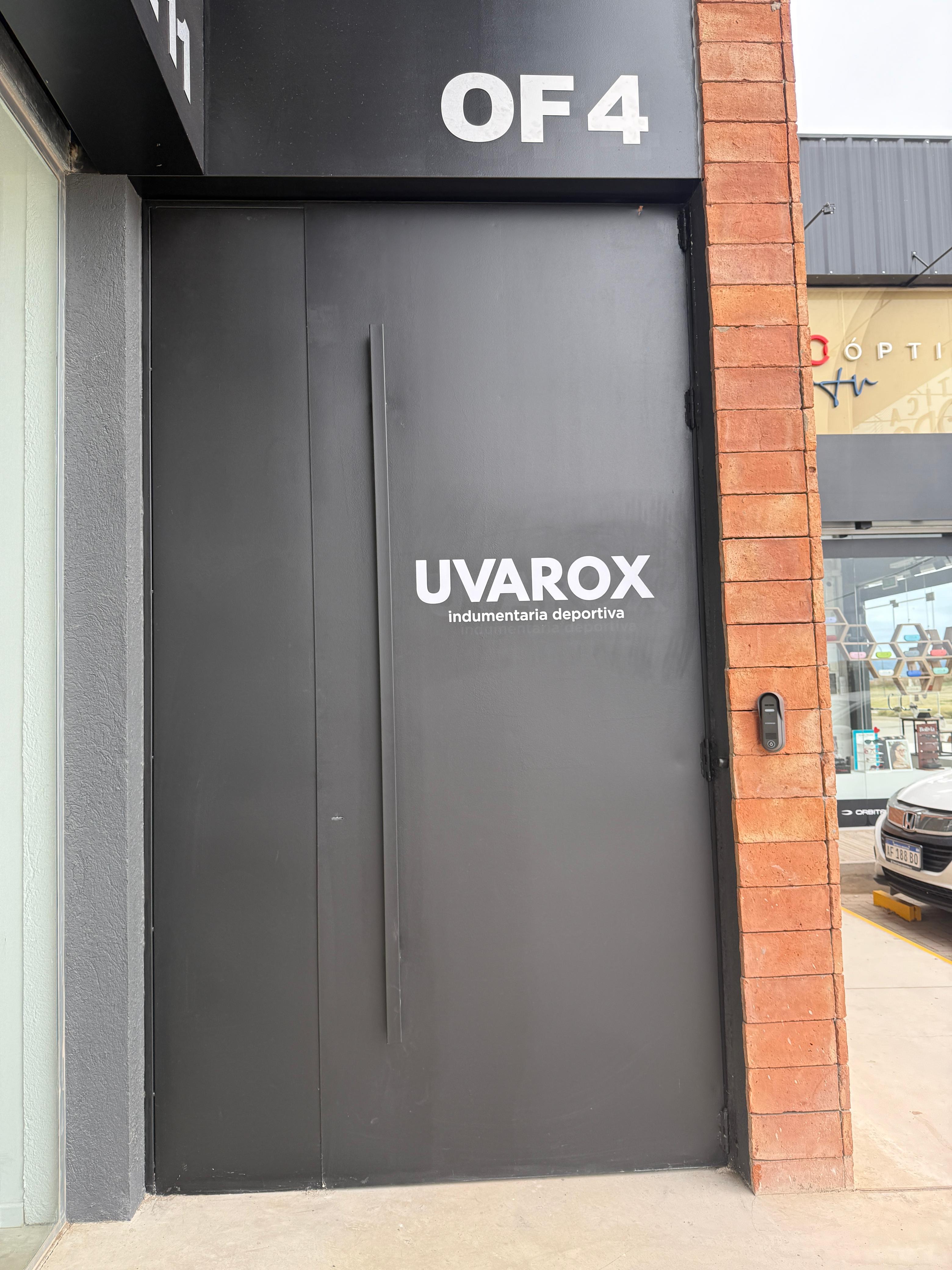 Fachada del local Uvarox en Colinas Mall