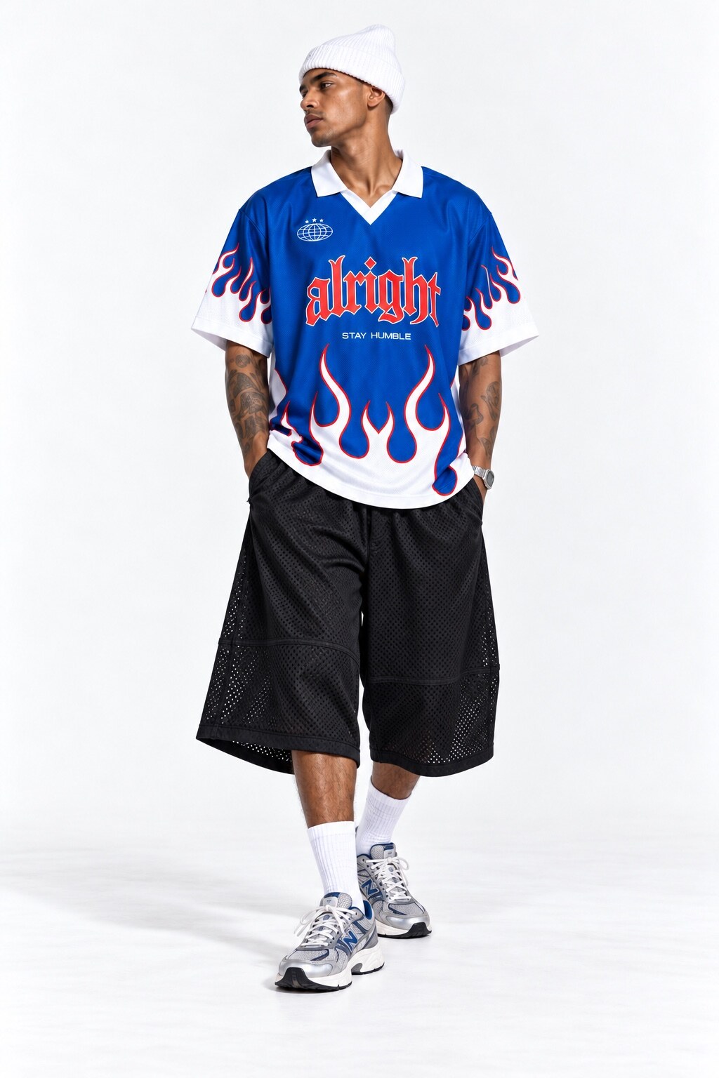 Modelo com jersey SOUP azul flame