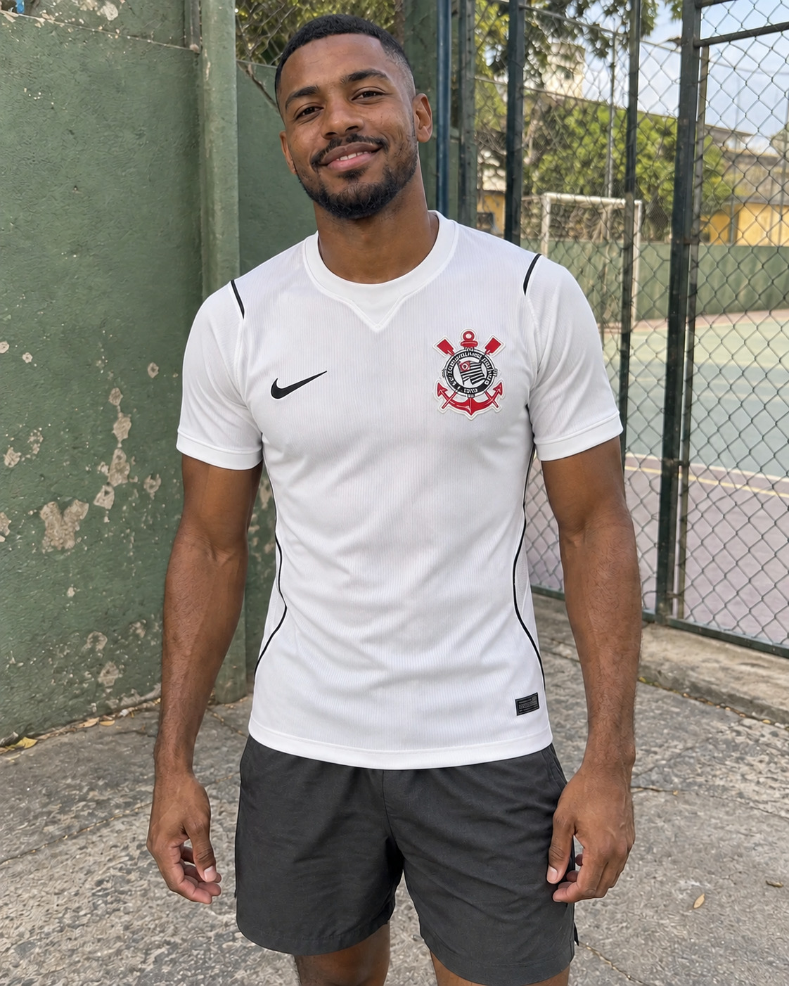 Imagem ilustrativa: versão Jogador com cintura mais estreita e mangas próximas aos braços