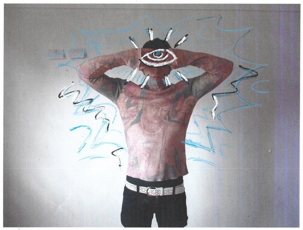 Foto intervenida con dibujo: ojo y destellos