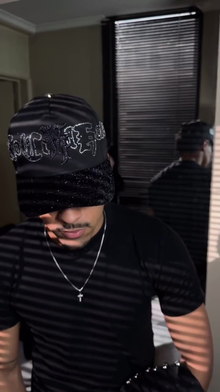 Video de VOID 00 - NO COOL HATS