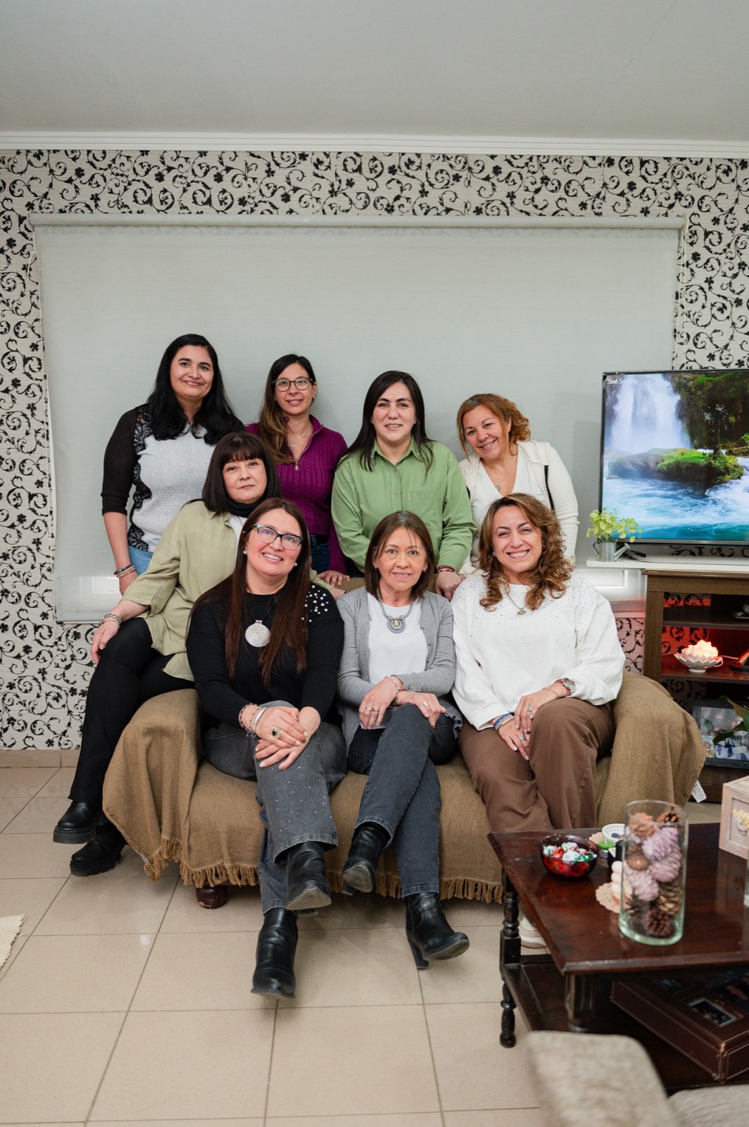 Mujeres de la Comunidad Águila 3S reunidas, compartiendo el camino.