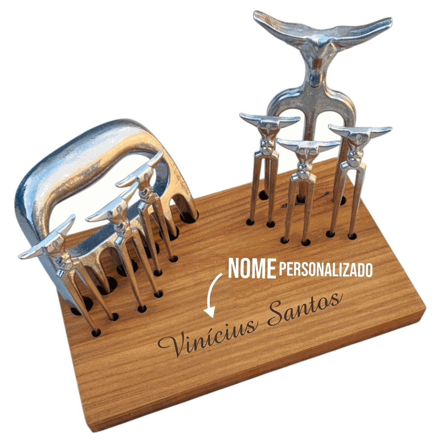 Kit Mão na Brasa com tridente, garfinhos e base de madeira personalizada