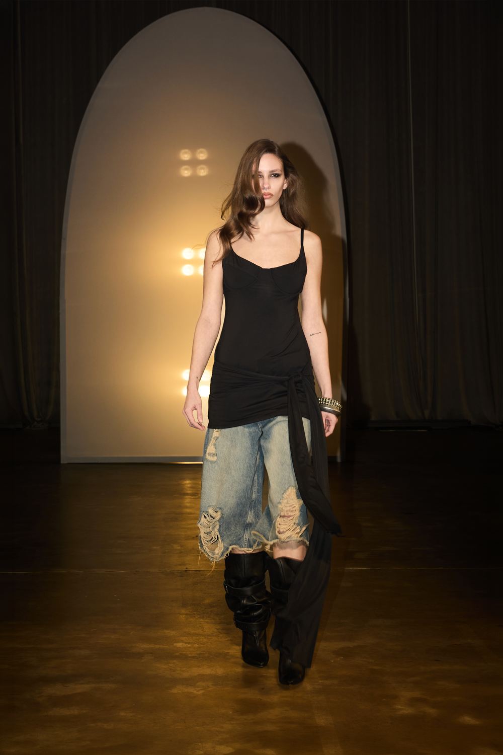 Top White x BAFweek — look 6