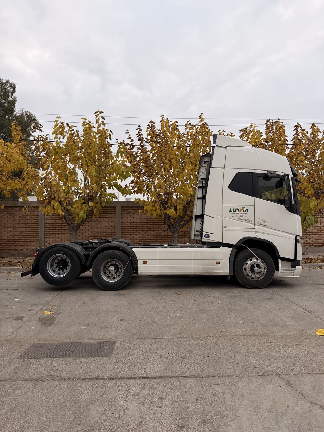 Camión con tercer eje neumático Boero