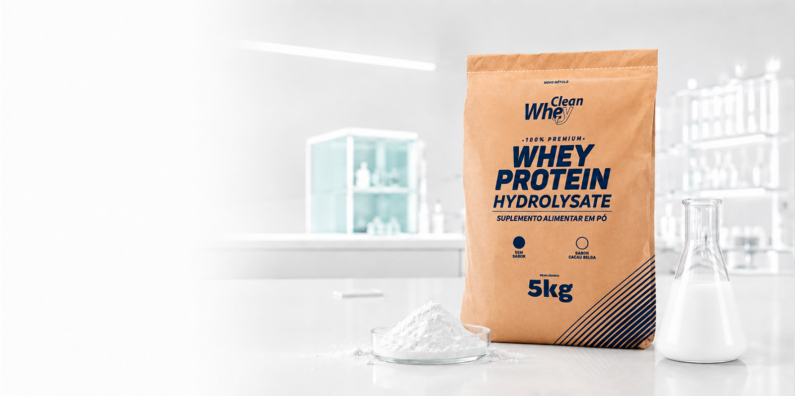 Clean Whey Hydrolysate Classic Sem Sabor Saco 5kg em ambiente de laboratório