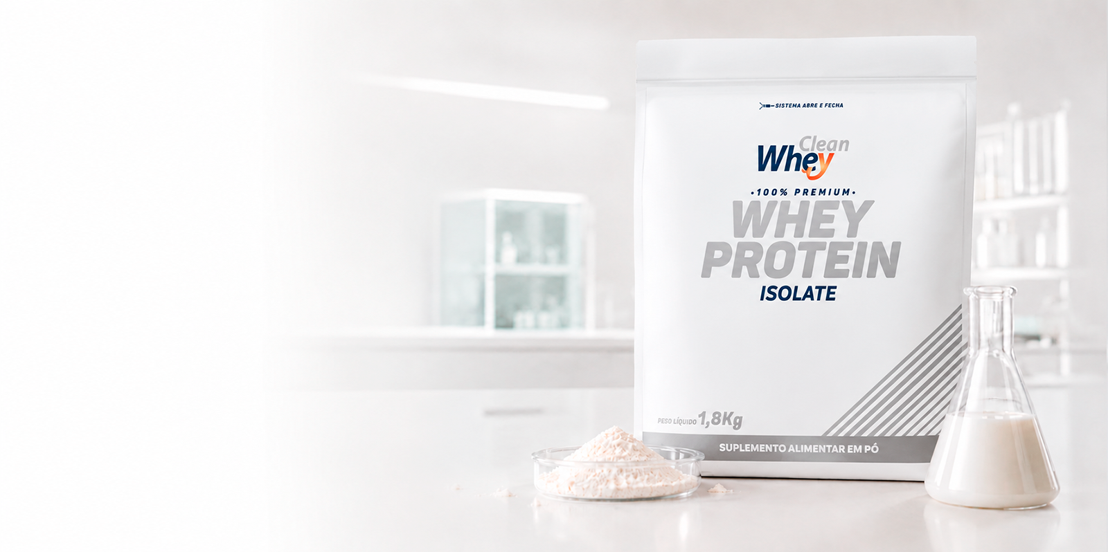 Clean Whey Isolate Refil 1,8kg em ambiente de laboratório