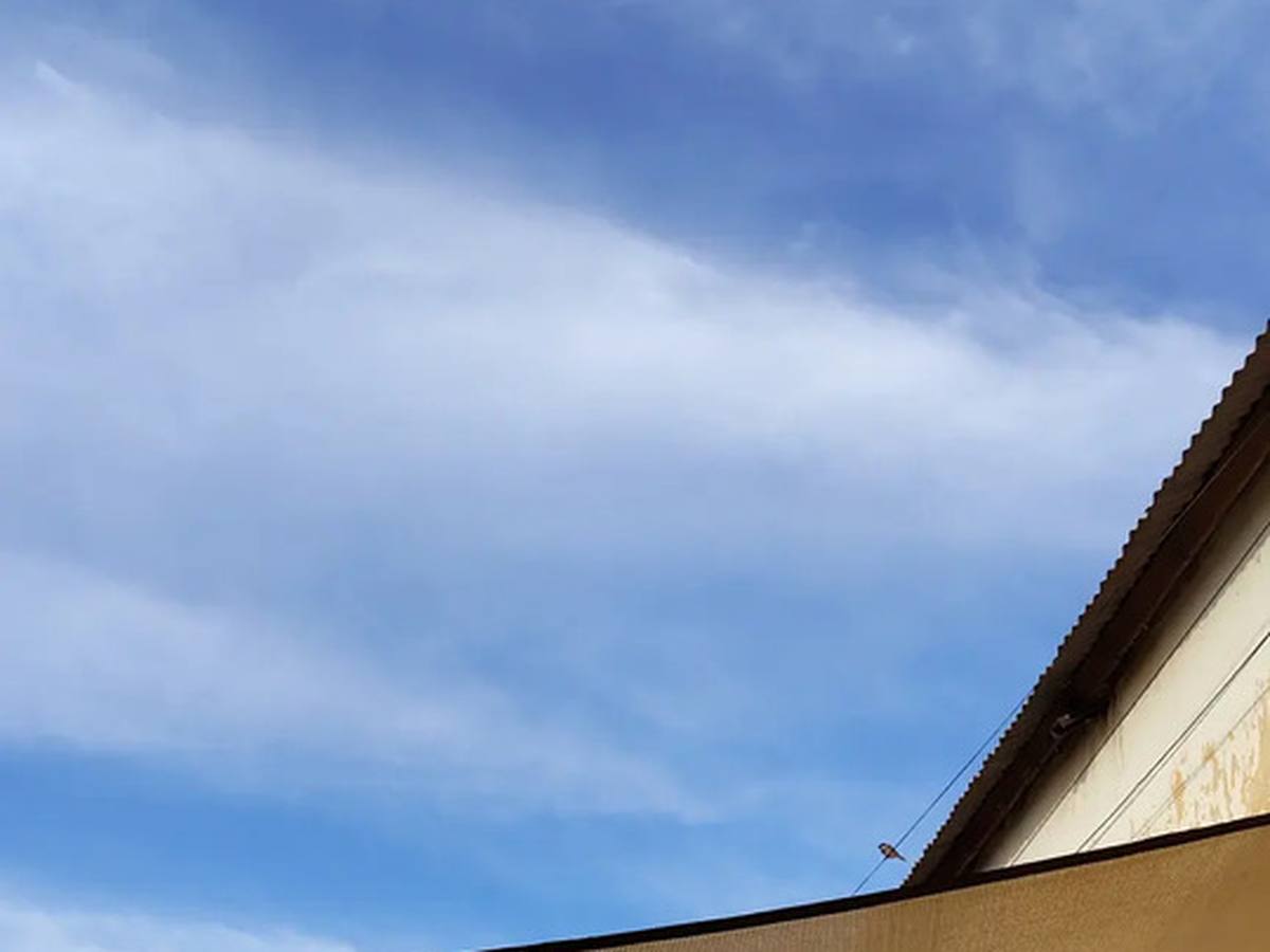Solaraia · instalação real · residencial estacionamento · identidade preservada