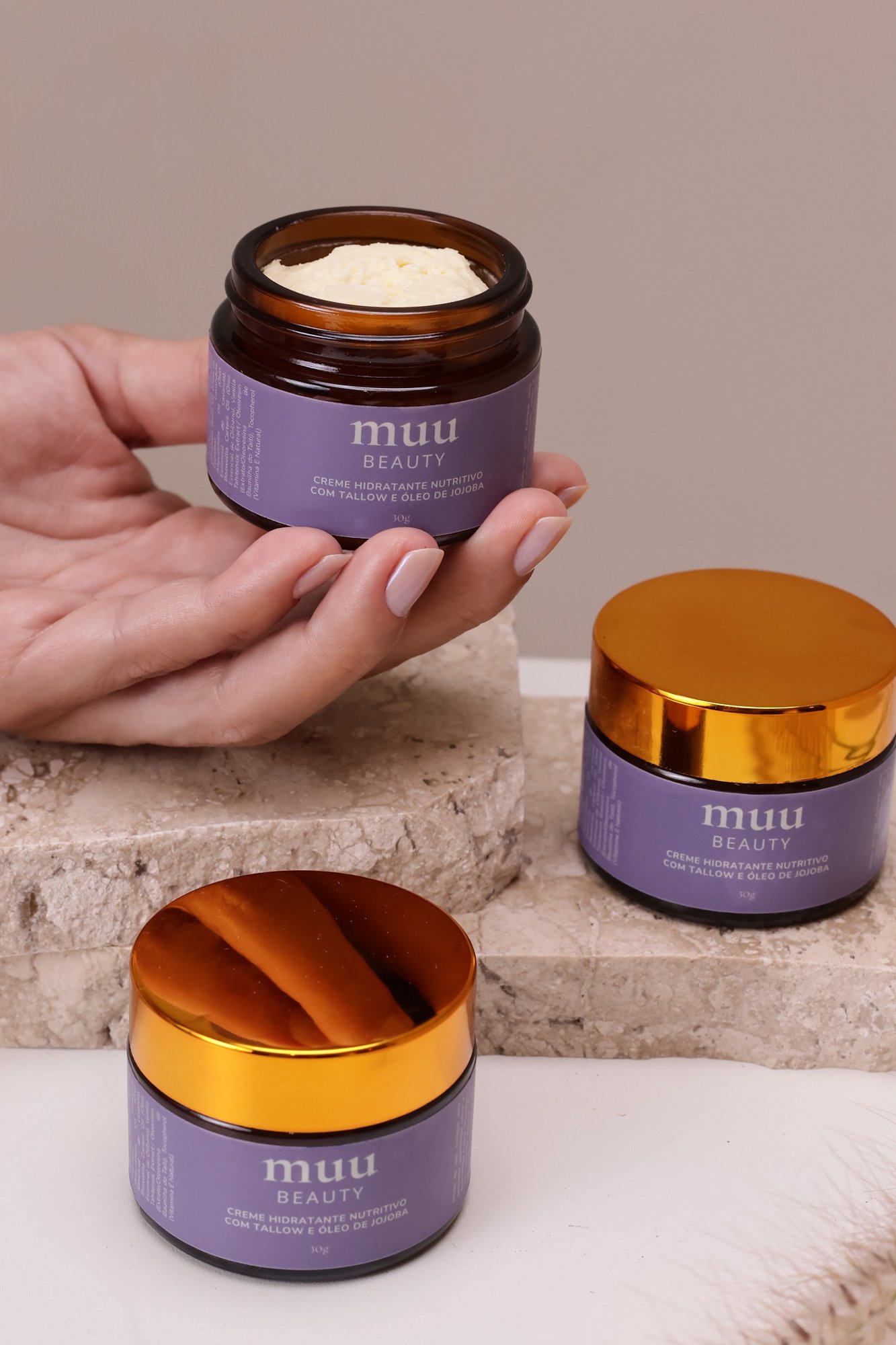 Tallow Balm Muu Beauty aplicado, textura cremosa hidratante
