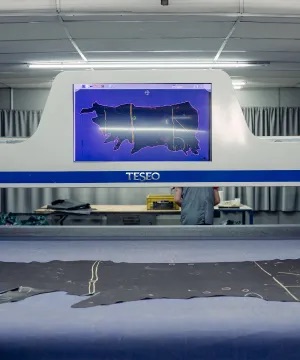 Máquina de corte Bennemann em operação