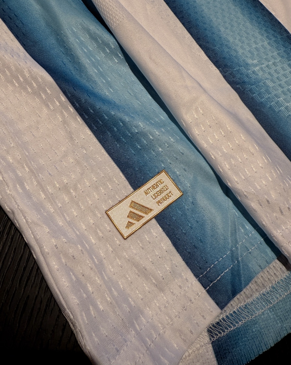 Etiqueta Adidas Authentic Licensed Product