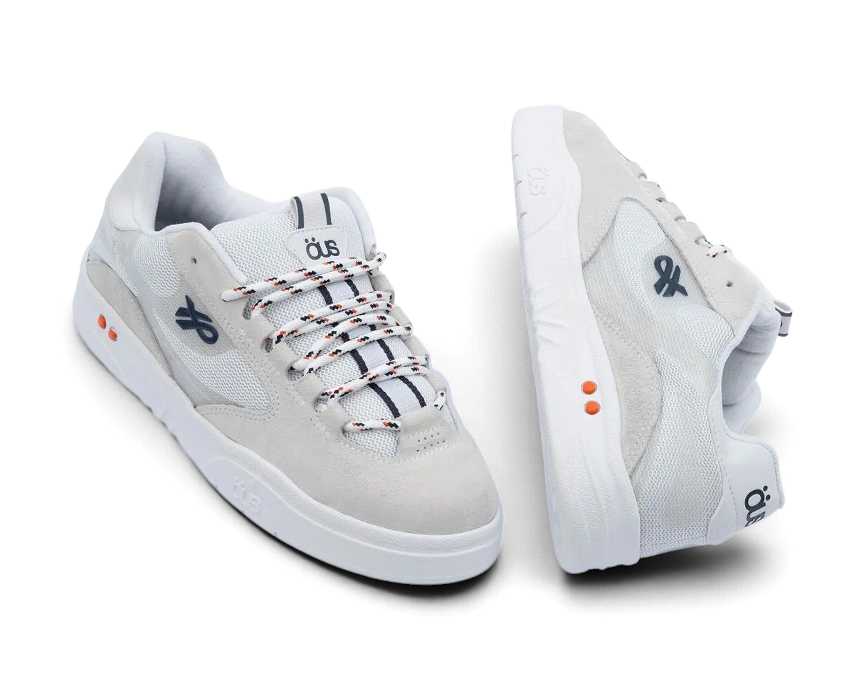 Tênis ÖUS Fluente GTX cinza, azul e branco, exibido em dois ângulos