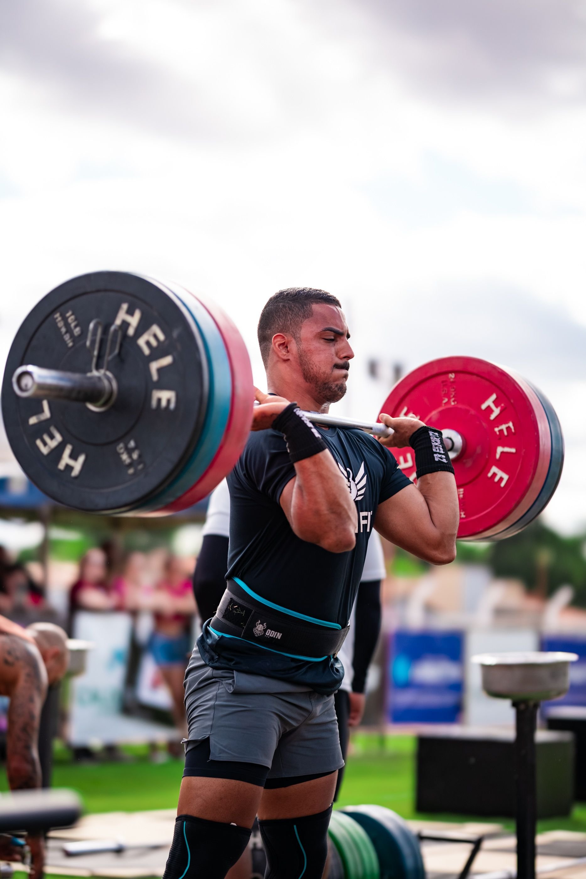 Matheus em Competição Oficial de Crossfit