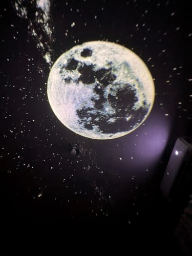 Proyección inmersiva de Lunora