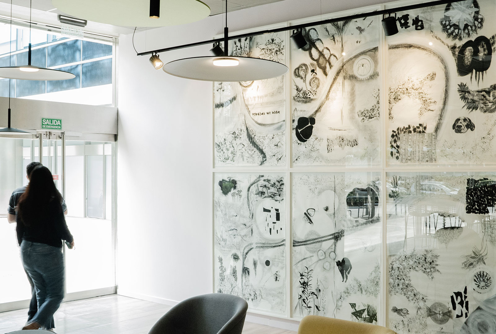 Obras de Adriana Carambia en espacios