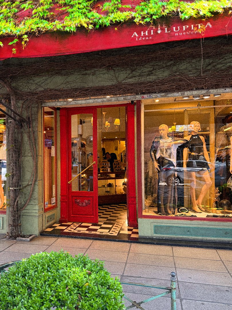 Tienda de España 137, Las Lomitas